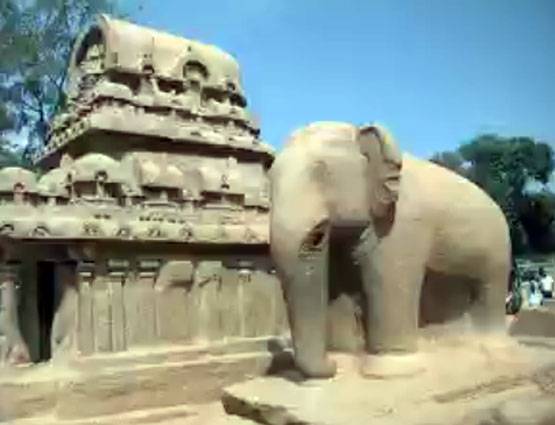 ये है लग्जरी ट्रेन महाराजा एक्सप्रेस, जानें कहां-कहां कराती है सैर