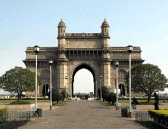 ये है लग्जरी ट्रेन महाराजा एक्सप्रेस, जानें कहां-कहां कराती है सैर