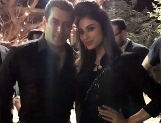 सलमान खान के बेहद करीब है 'नागिन', देखें खास PHOTOS