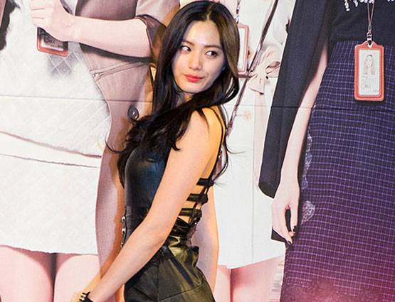 10 PHOTOS: ये हैं दुनिया की 10 सबसे खूबसूरत महिलाएं