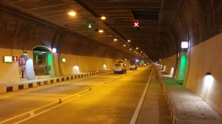 12 PHOTOS में देखें देश की सबसे लंबी सुरंग, ऐसे रोज बचाएगी 27 लाख