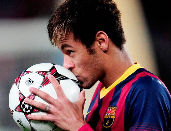 PHOTOS: रोनाल्डो 45 घंटे में कमाते हैं 80 करोड़, मेसी-नेमार कितना पीछे?