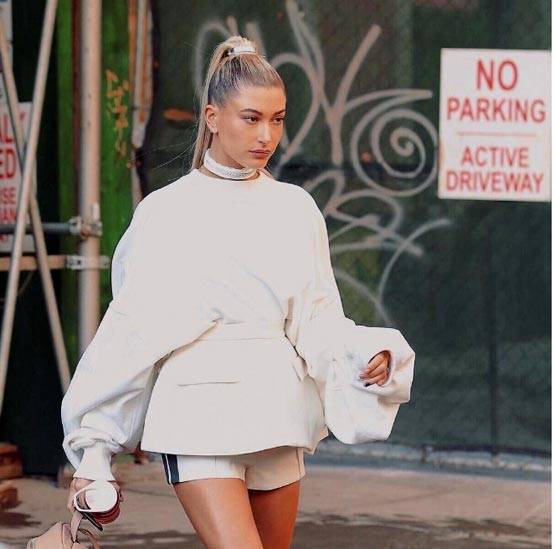 इतनी ग्लैमरस है ये मॉडल, चाहती है यंग एज में ही मां बनना