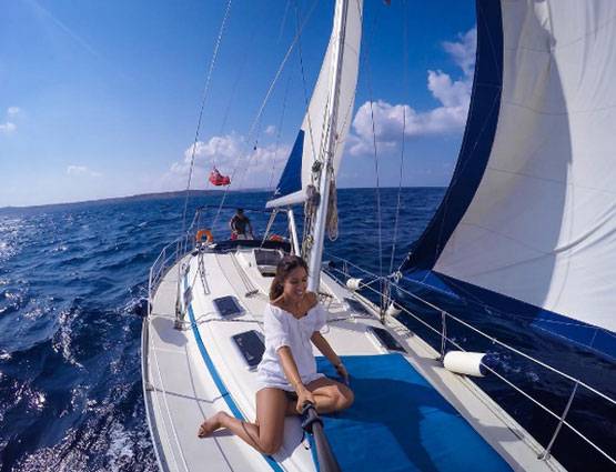 PHOTOS: जानिए इंटरनेट पर क्यों चर्चा में है यह लड़की