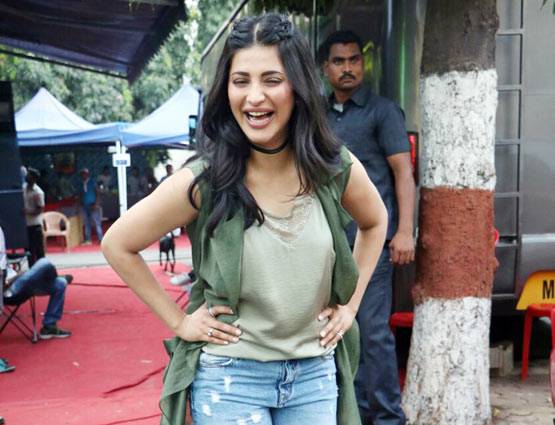 क्या श्रुति हासन ने कराई है कॉस्मेटिक सर्जरी, देखें PHOTOS