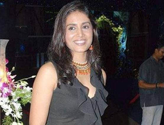 13 PHOTOS: बॉलीवुड एक्ट्रेस ने ट्रांसपेरेंट ड्रेस पहन किया बवाल