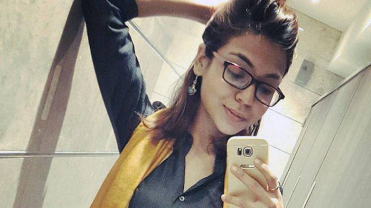 ये हैं अल्का यागनिक की खूबसूरत बेटी, ड्रिंक करते शेयर की फोटो