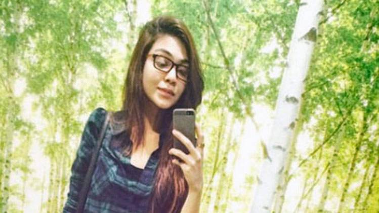 ये हैं अल्का यागनिक की खूबसूरत बेटी, ड्रिंक करते शेयर की फोटो