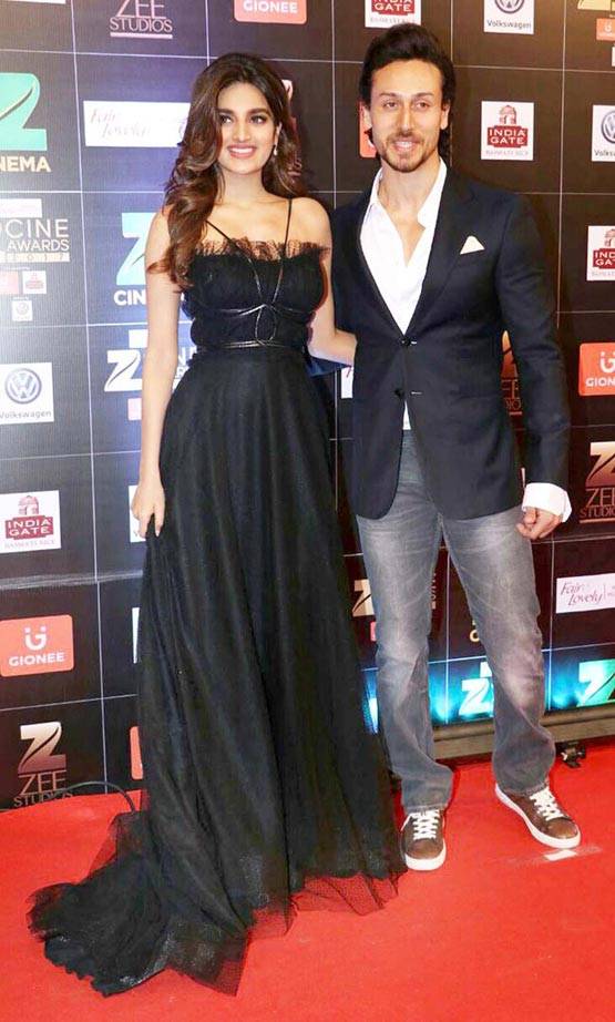 Zee Cine Awards में बॉलीवुड सिलेब्स की धूम