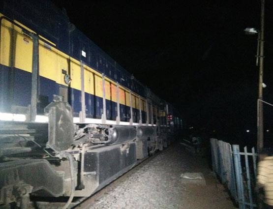 PHOTOS: दो हिस्सों में बंट गई महाकौशल एक्सप्रेस, टला बड़ा हादसा