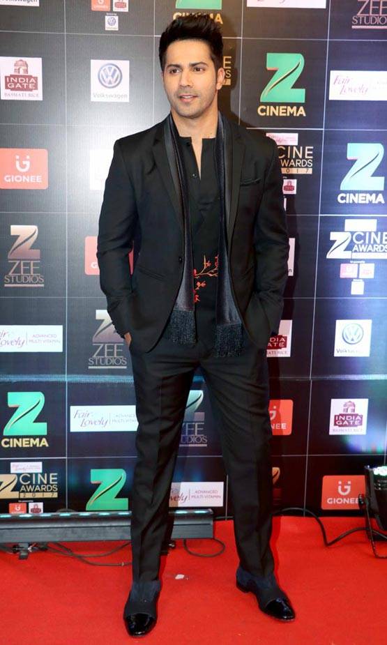 Zee Cine Awards में बॉलीवुड सिलेब्स की धूम