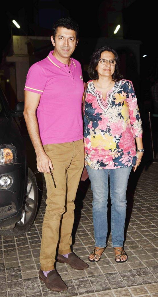 'बद्रीनाथ की दुल्हनिया' देखने शाहिद के भाई के साथ आई श्रीदेवी की बेटी!