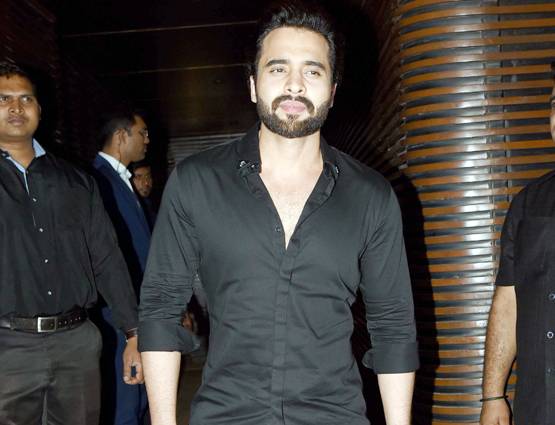 'बद्रीनाथ की दुल्हनिया' की सक्सेस पार्टी में सलमान के घर से कौन आया