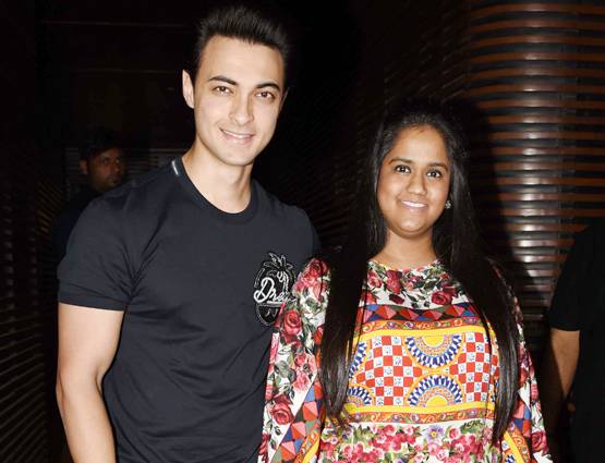 'बद्रीनाथ की दुल्हनिया' की सक्सेस पार्टी में सलमान के घर से कौन आया