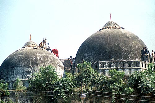 अतीत के झरोखे से...तस्वीरों में देखिए बाबरी ढांचा विध्‍वंस