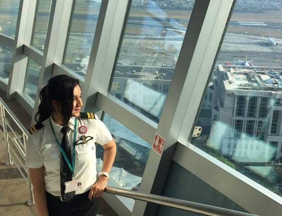 फाइटर जेट चलाएगी 21 साल की ये कश्मीरी लड़की