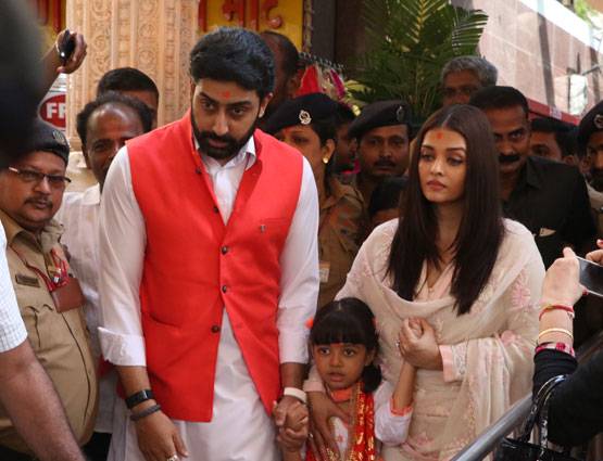 PHOTOS: शादी की 10वीं सालगिरह पर अभि-ऐश ने किया सिद्धिविनायक का दर्शन