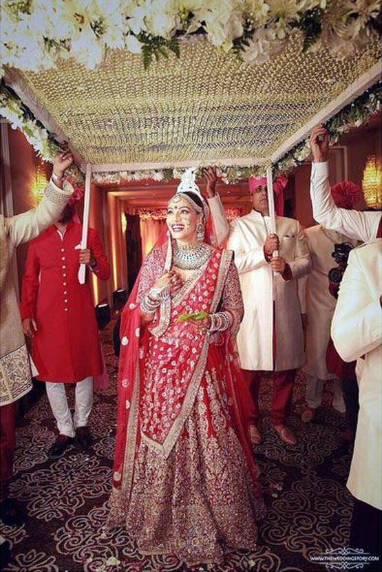 करण-बिपाशा की शादी को हुए एक साल, देखें उनकी शादी का ALBUM