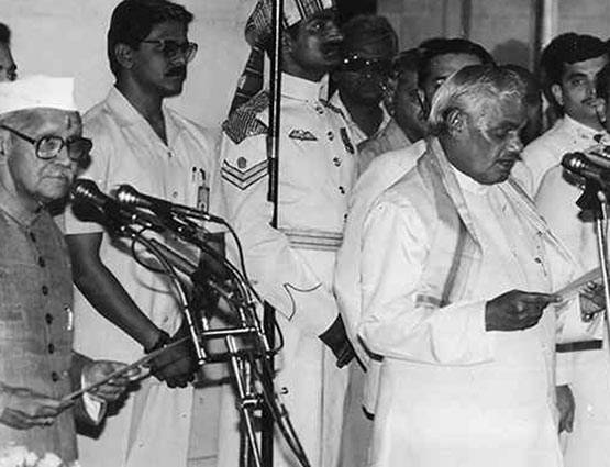 'कसम राम की खाते हैं, हम मंदिर वहीं बनाएंगे'