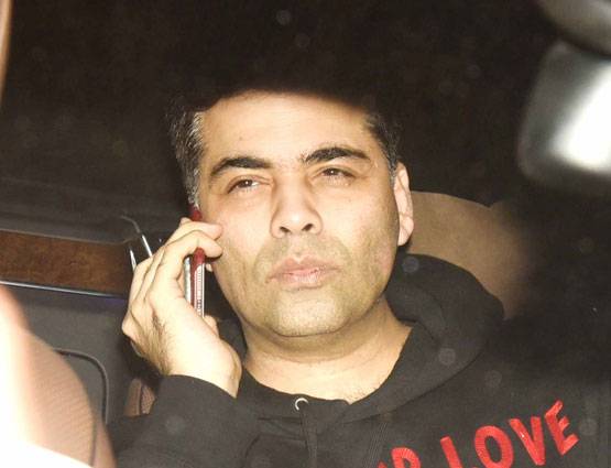 इतना सकुचाते हुए करीना कहां जा रही हैं...