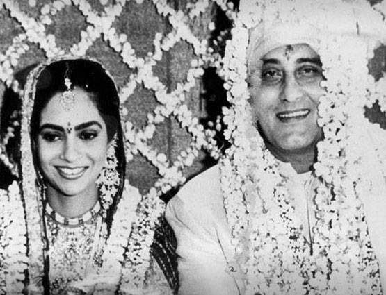 गुलजार नहीं चाहते थे विनोद खन्ना बने विलेन, शेयर की ये PHOTOS