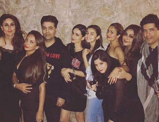 इतना सकुचाते हुए करीना कहां जा रही हैं...