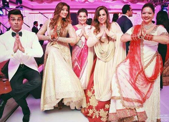 करण-बिपाशा की शादी को हुए एक साल, देखें उनकी शादी का ALBUM