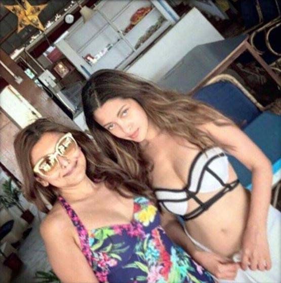 PHOTOS: एक समय MMS हुआ था लीक, अब कराया TOPLESS PHOTOSHOOT