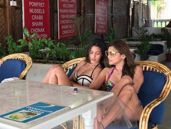 PHOTOS: एक समय MMS हुआ था लीक, अब कराया TOPLESS PHOTOSHOOT