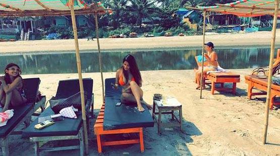 PHOTOS: एक समय MMS हुआ था लीक, अब कराया TOPLESS PHOTOSHOOT