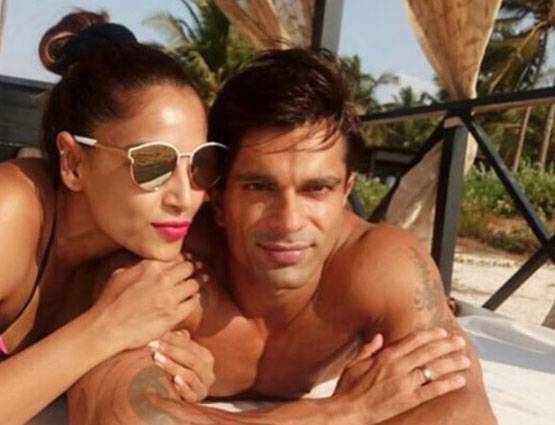 PHOTOS: गोवा में अपनी पहली वेडिंग एनिवर्सरी सेलिब्रेट कर रहे हैं करण और बिपाशा