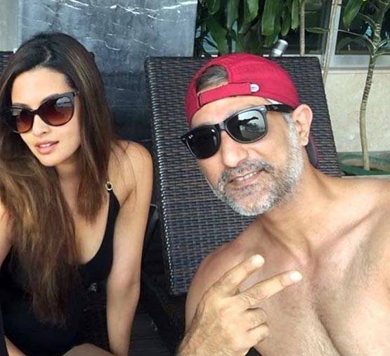 PHOTOS: एक समय MMS हुआ था लीक, अब कराया TOPLESS PHOTOSHOOT