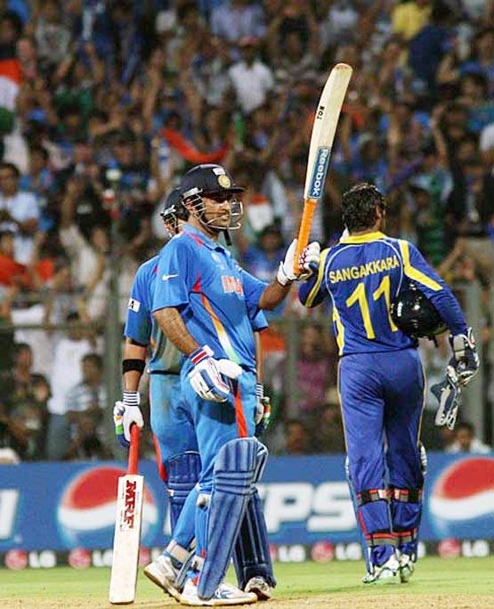 World Cup- आखिरी 6 बॉल की कहानी: ...और धोनी के सिक्सर से रुक गया वक्त