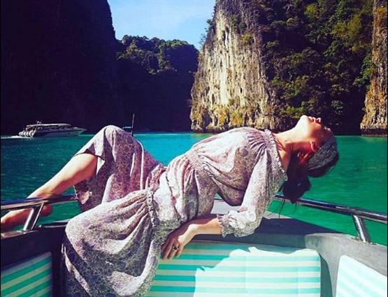 इस एक्ट्रेस से पहना बिकिनी पर बुर्का, PHOTOS हो रहीं वायरल