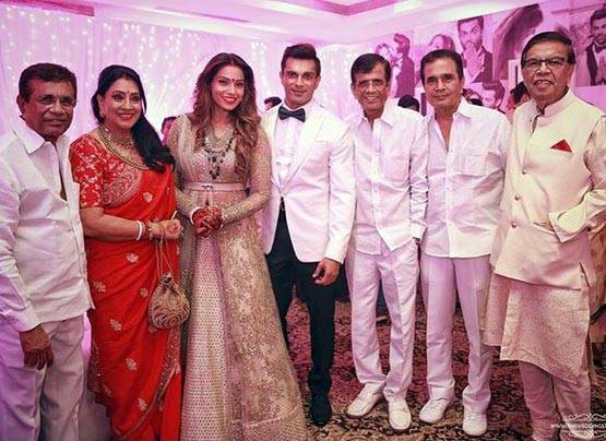 करण-बिपाशा की शादी को हुए एक साल, देखें उनकी शादी का ALBUM