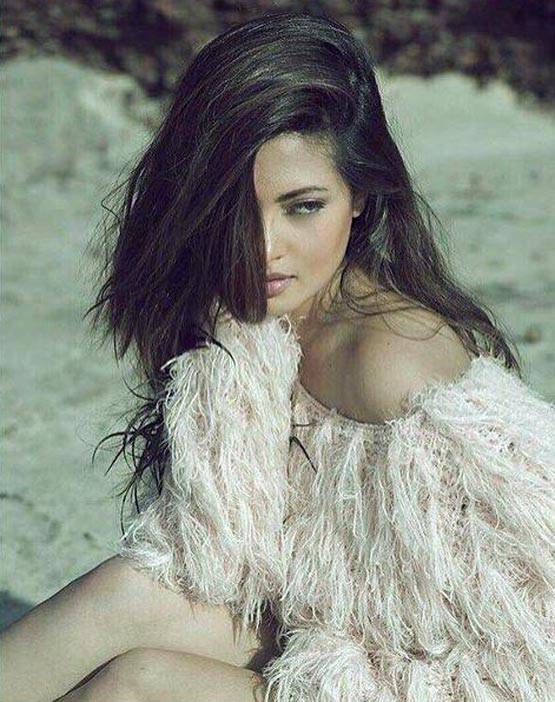 PHOTOS: एक समय MMS हुआ था लीक, अब कराया TOPLESS PHOTOSHOOT