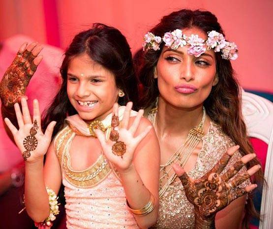 करण-बिपाशा की शादी को हुए एक साल, देखें उनकी शादी का ALBUM