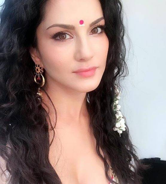 PHOTOS: जब सनी लियोनी को सेलीना जेटली ने घर से निकाला था