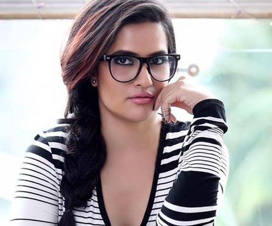 अजान मामला: सोनू निगम को लेकर दो गुटों में बंटा बॉलीवुड