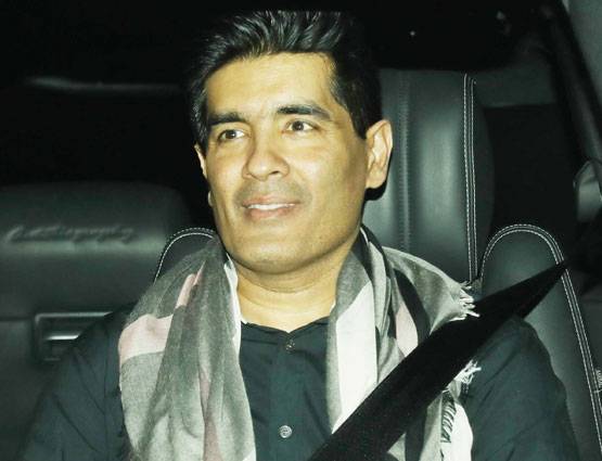 इतना सकुचाते हुए करीना कहां जा रही हैं...