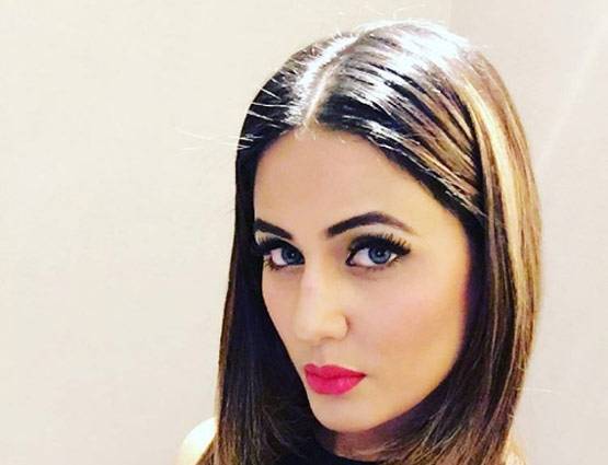 अक्षरा ने उतारी साड़ी, एक्शन दिखाने की अब है तैयारी...