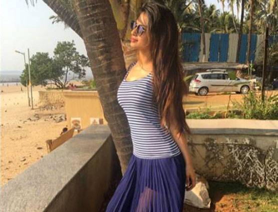 मौनी रॉय की इन फोटोज को देखकर आप हो जाएंगे दीवाने