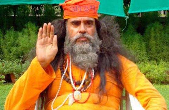 SHOCKING: स्वामी ओम कर रहे हैं अपनी 'बेटी' को डेट!