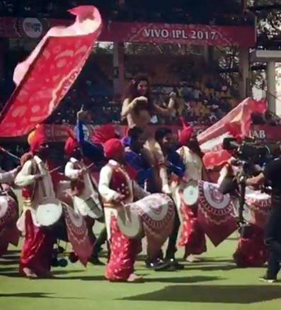 PHOTOS: जब IPL में चला धोनी की एक्स गर्लफ्रेंड का जादू...