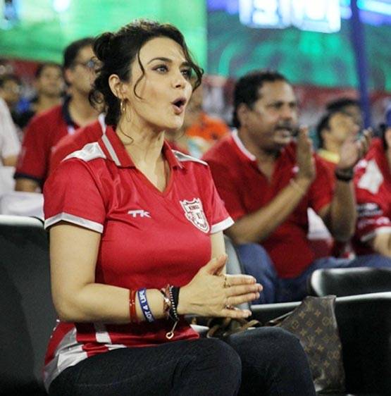 PHOTOS: IPL से शुरू होकर यहीं खत्म हुई प्रीति जिंटा की लव स्टोरी