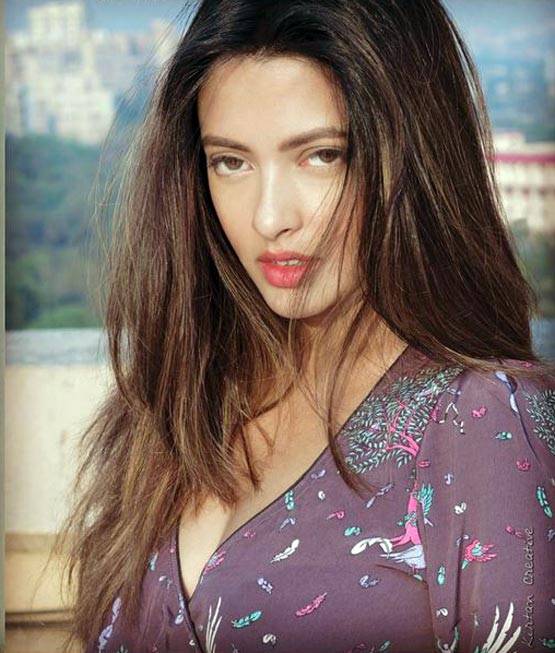 PHOTOS: एक समय MMS हुआ था लीक, अब कराया TOPLESS PHOTOSHOOT