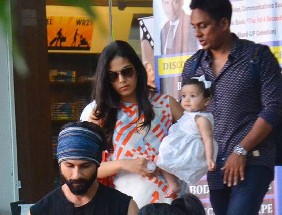 PHOTOS: बेटी मीशा और पत्नी मीरा के साथ लंच करने पहुंचे शाहिद