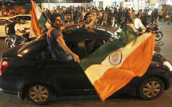 World Cup- आखिरी 6 बॉल की कहानी: ...और धोनी के सिक्सर से रुक गया वक्त