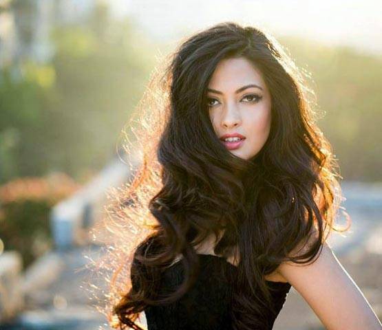 PHOTOS: एक समय MMS हुआ था लीक, अब कराया TOPLESS PHOTOSHOOT