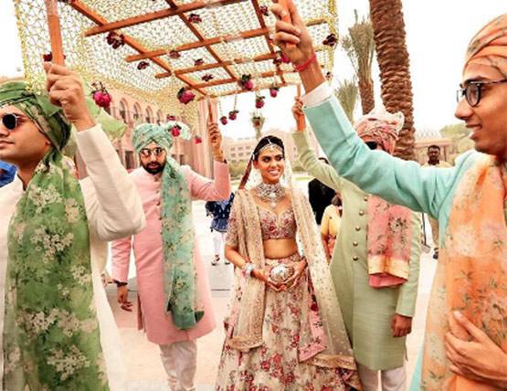 अबू धाबी में ऐश्वर्या के बिना एंजॉय करते दिखे अभिषेक